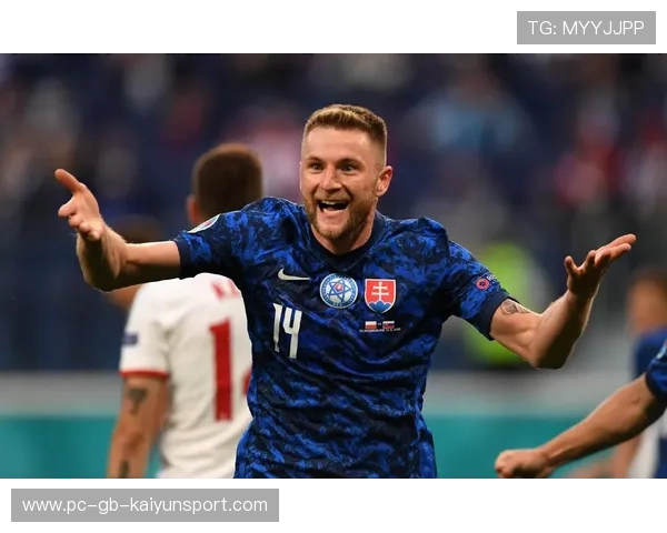 国际米兰—什克里尼亚尔头球摆渡制造进球