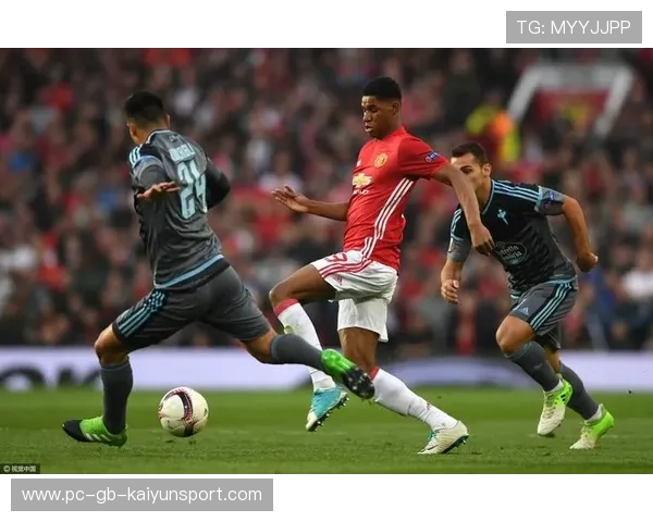 拉什福德弧顶远射曼联扳平在望