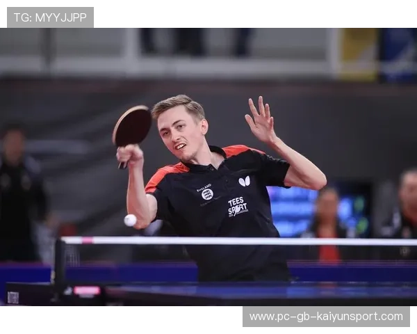 皮切福特头顶弧圈擦边入台引发惊呼